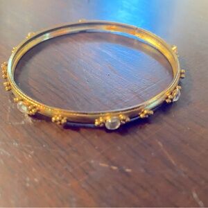 Ladies fashion bracelet with rhinestones